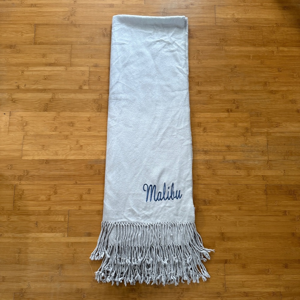 Malibu Luxxe Fringe Dove Grey Blanket Throw New